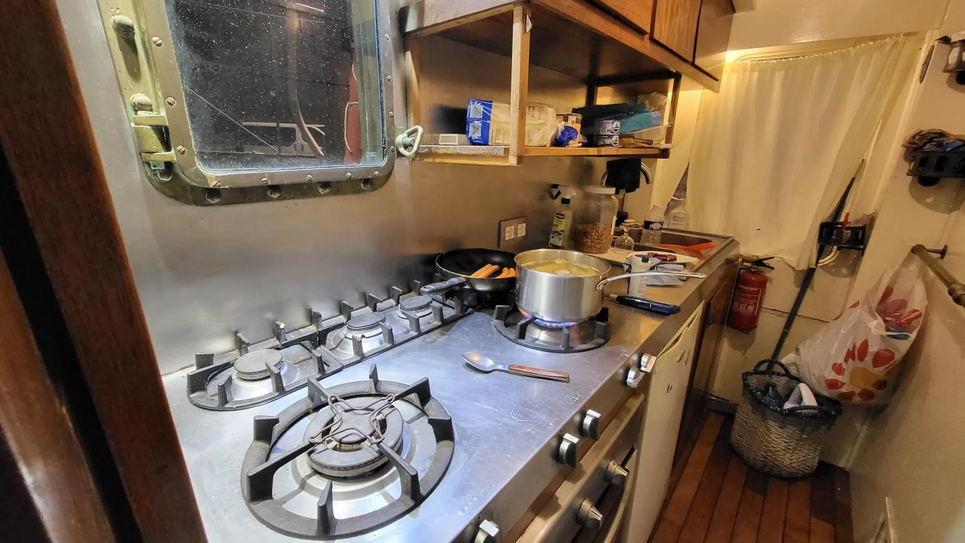 Bateau Pirate Hotel Crespinet 0*,