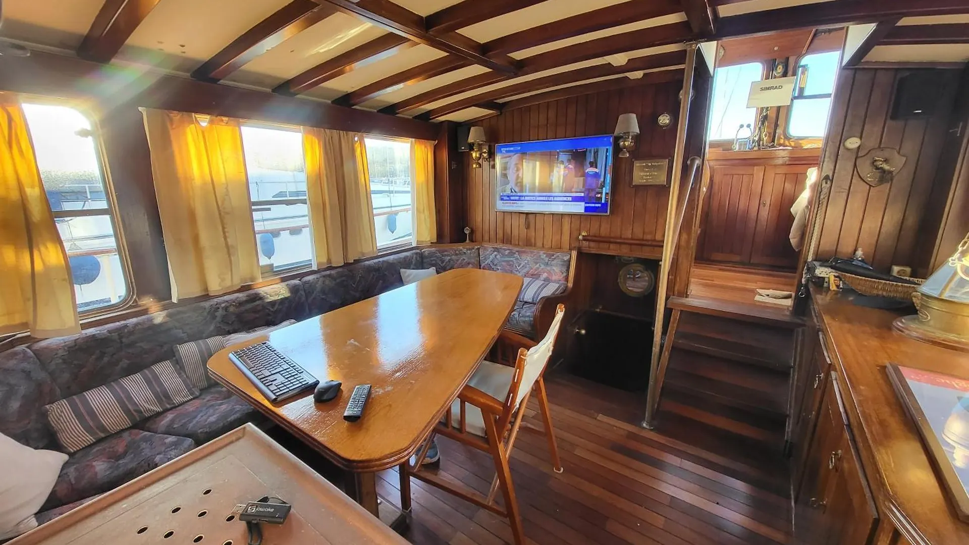 Bateau Pirate Hotel Crespinet 0*,