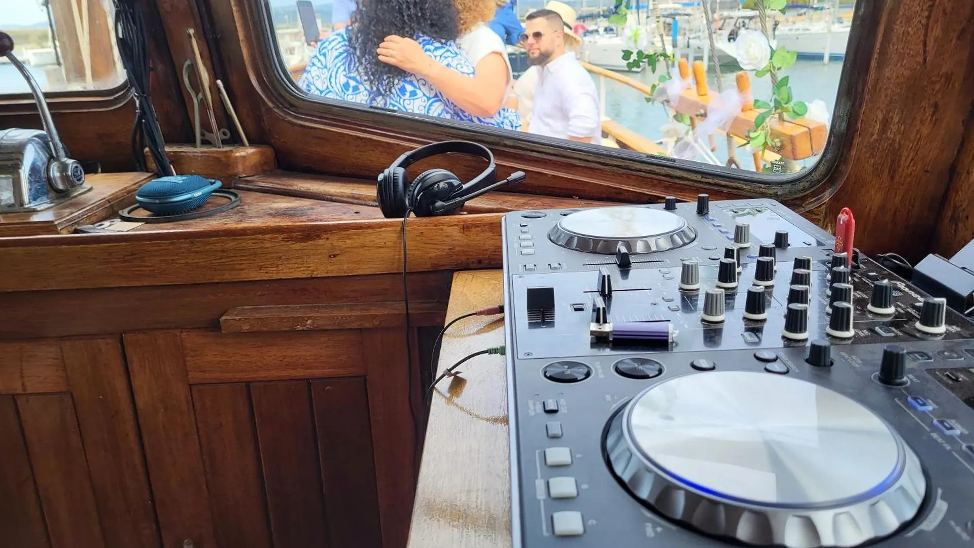 Bateau Pirate Hotel Crespinet
